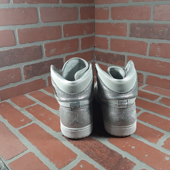 25th ANNIVERSARY JORDAN 1 SILVER - Picture 2 of 14